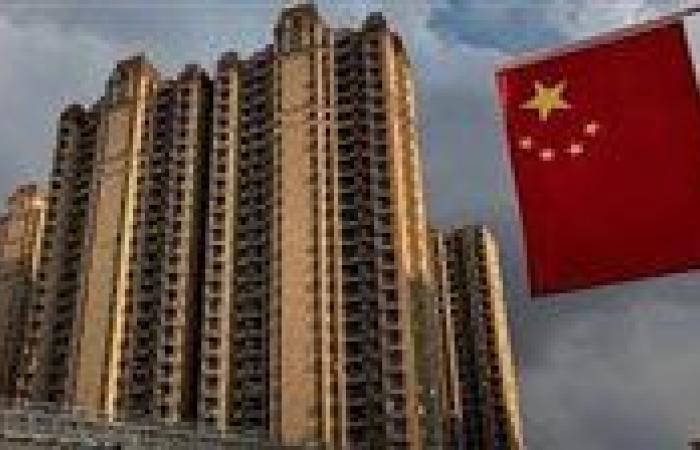 China’s property market has ‘not found a bottom’ yet، Standard Chartered CEO Bill Winters says