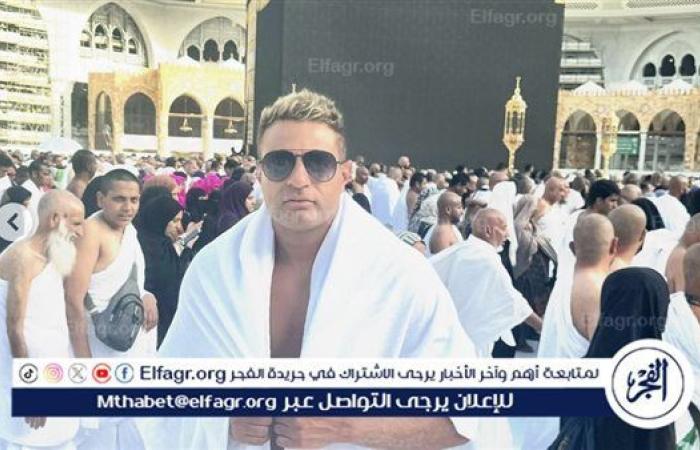 محمد نور يؤدي مناسك العمرة.. تفاصيل