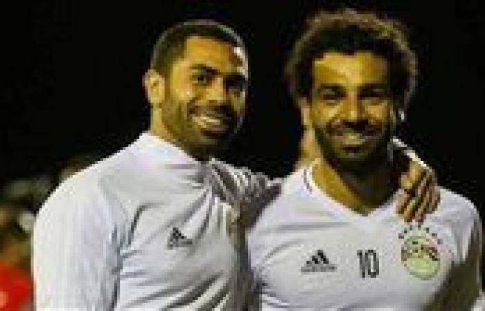 "بالتوفيق في اللي جاي".. محمد صلاح يدعم أحمد فتحي بعد اعتزاله كرة القدم